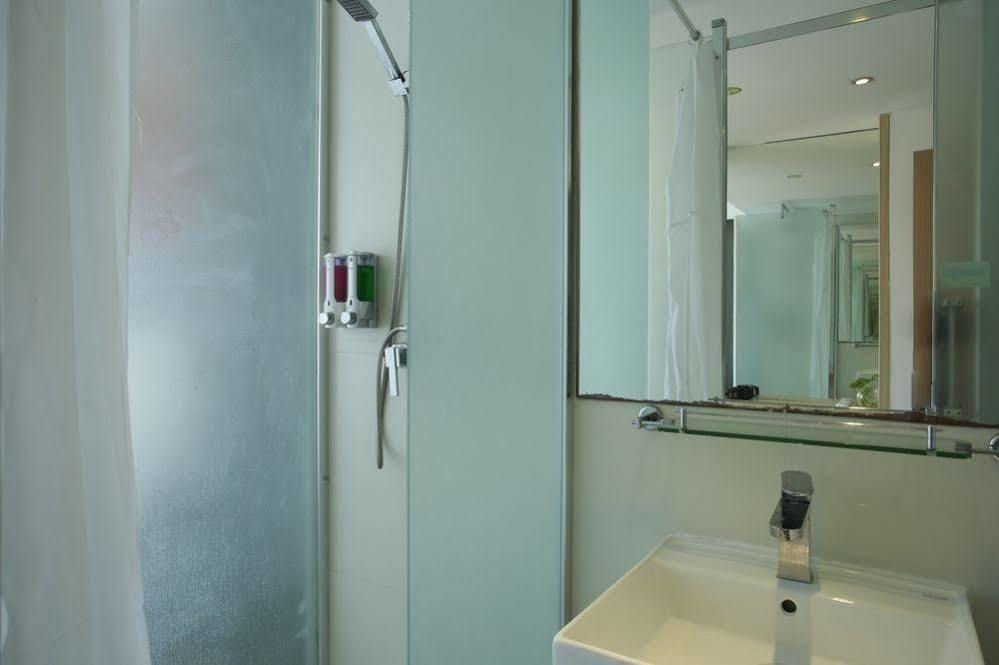 Hotel Reddoorz Near Simpang Dewa Ruci Kuta (Bali)